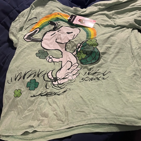 Snoopy Green St Patty shirt - Picture 2 of 3
